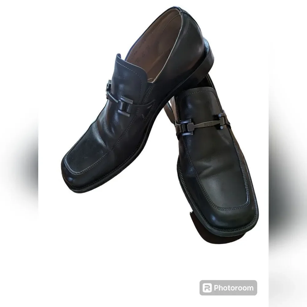 BOSS Hugo Boss men’s Italian made leather loafers. Black.